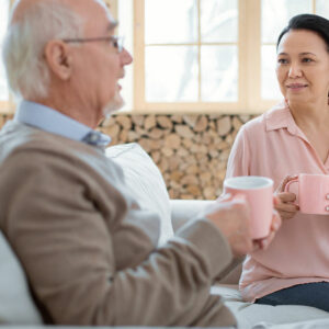 4 types of caregivers for seniors and tips to choose